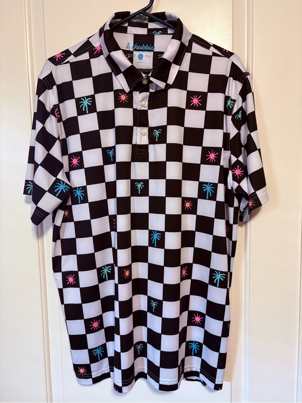 ⚫️⚪️Chubbies Men’s Black & White Check Polo with Pink and Teal Accents